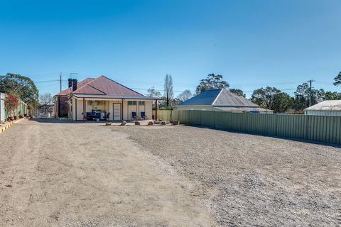 Marulan Stayz - Australian Directory 0