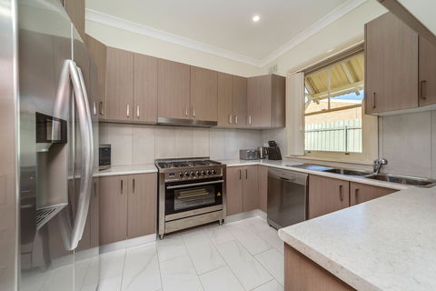 Marulan Stayz - Australian Directory 1