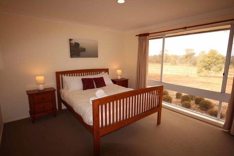 Verona Vineyard Cottage - Australian Directory 3