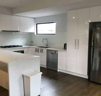 Glen Manor 2 - Australian Directory