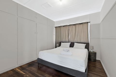 EJ Homes At The Entrance - Australian Directory 3