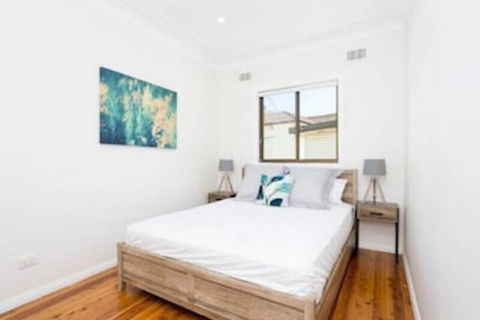 EJ Homes At The Entrance - Australian Directory 1