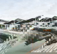 Caves Coastal Bar  Bungalows - Australian Directory