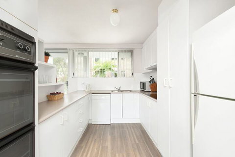 9 Cirrus At Fingal Bay - Australian Directory 2