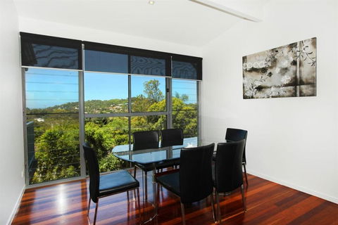 224 Centenary Heights Road Coolum Beach 500 Dollar Bond Linen Included - Australian Directory 6