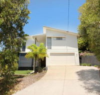 224 Centenary Heights Road Coolum Beach 500 Dollar Bond Linen Included - Australian Directory