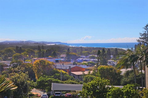 Unit 4 Cooltoro Court Coolum Beach - Australian Directory 6