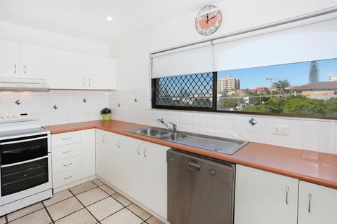 Unit 4 Cooltoro Court Coolum Beach - Australian Directory 4