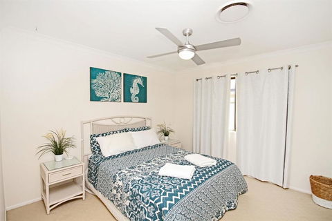 22 Sorrento Avenue Coolum Beach Linen Supplied PET FRIENDLY 500 BOND - Australian Directory 3