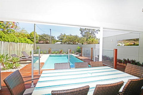22 Sorrento Avenue Coolum Beach Linen Supplied PET FRIENDLY 500 BOND - Australian Directory 6