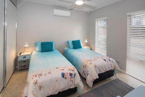 Busselton Beach House - Australian Directory 6