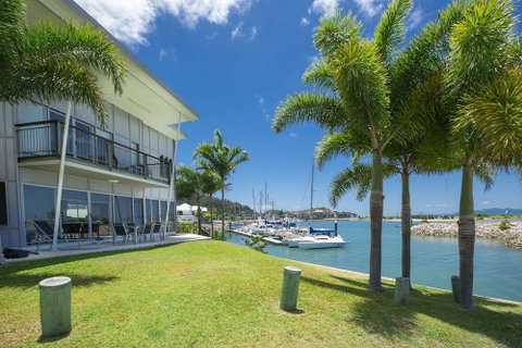 Magnetic Docks Townhouse 1 - Australian Directory 0