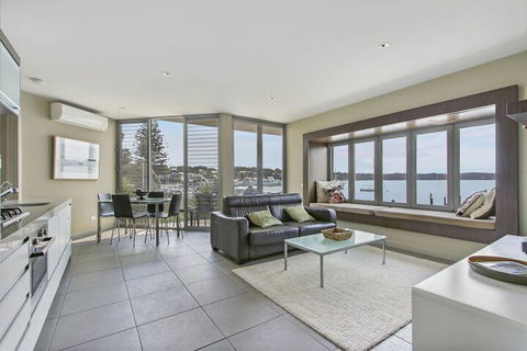 A Window On The Bay - Australian Directory 7