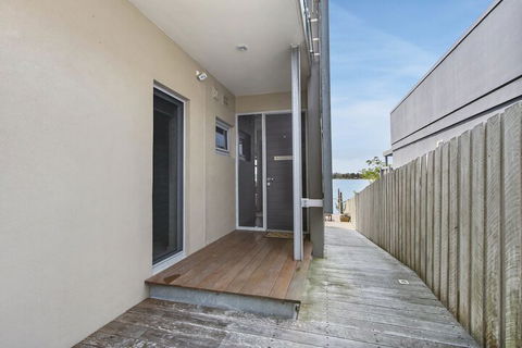 A Window On The Bay - Australian Directory 1
