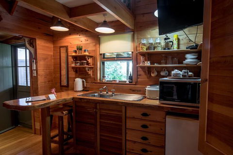 Guide Falls Cottage - Australian Directory 7