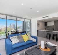 Luxury 2 Bed APT in South Brisbane  Free Parking Qsb058 - Australian Directory
