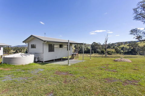 Valley Cabins By The Creek - Australian Directory 3