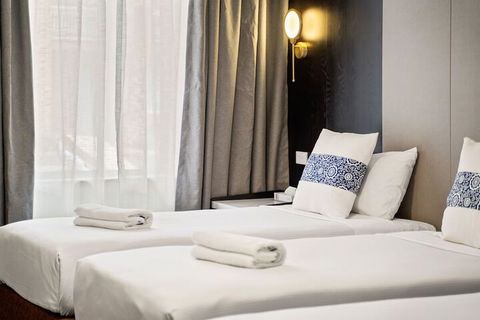 WM Hotel Bankstown - Australian Directory 6