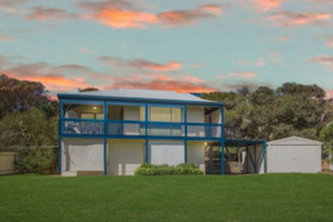 31 Elizabeth Crescent - Australian Directory 0