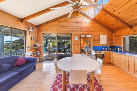 31 Elizabeth Crescent - Australian Directory 7