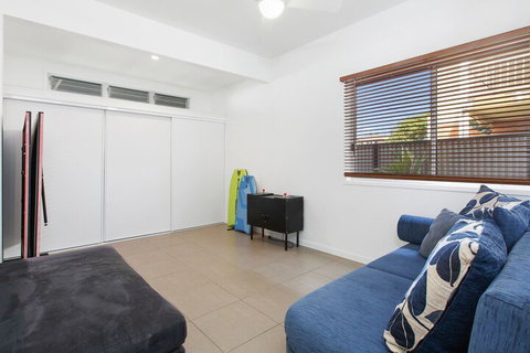 BEACH HOUSE On PEARL - Australian Directory 5