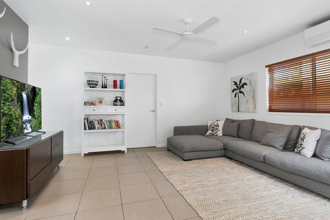 BEACH HOUSE On PEARL - Australian Directory 2