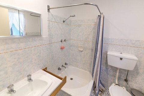 17 Broadbeach Drive - Australian Directory 3