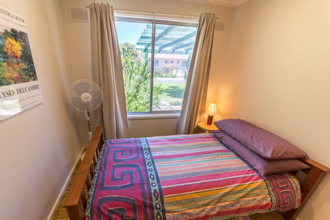 17 Broadbeach Drive - Australian Directory 6