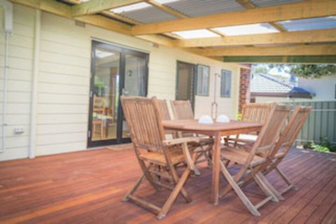 17 Broadbeach Drive - Australian Directory 0