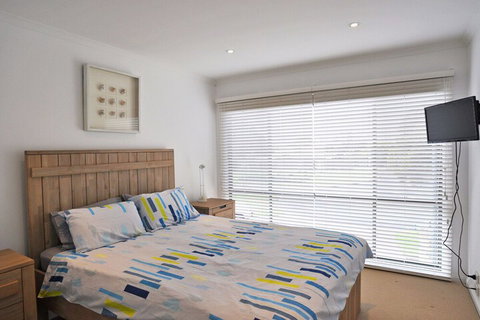 Bliss Close TO Town - Australian Directory 7