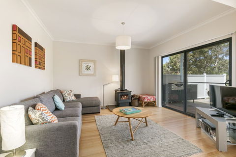 Veronica Lodge Free Wifi - Australian Directory 3