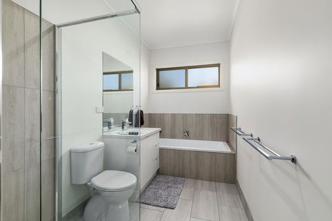 Veronica Lodge Free Wifi - Australian Directory 4