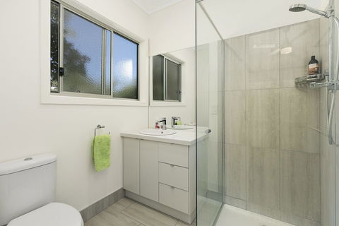 Veronica Lodge Free Wifi - Australian Directory 1