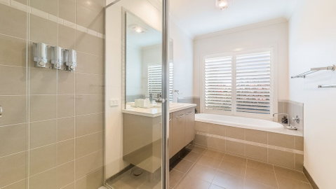 Oceans 11 Surfside Wifi & Foxtel PET Friendly - Australian Directory 5