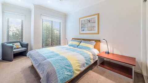 Oceans 11 Surfside Wifi & Foxtel PET Friendly - Australian Directory 1