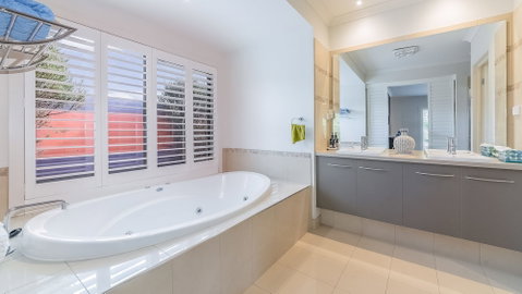 Oceans 11 Surfside Wifi & Foxtel PET Friendly - Australian Directory 3