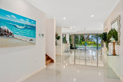 Luxury Living On The Beachfront - Australian Directory 0