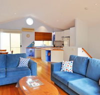 THE Sails 8 Linen Included Central Location - Australian Directory