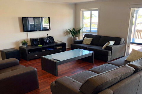 10 Hobart Road - Australian Directory 5