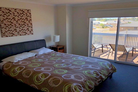 10 Hobart Road - Australian Directory 7
