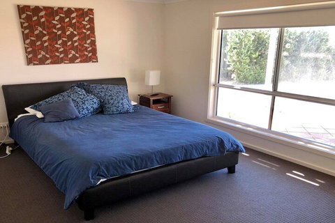 10 Hobart Road - Australian Directory 3