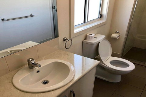 10 Hobart Road - Australian Directory 1