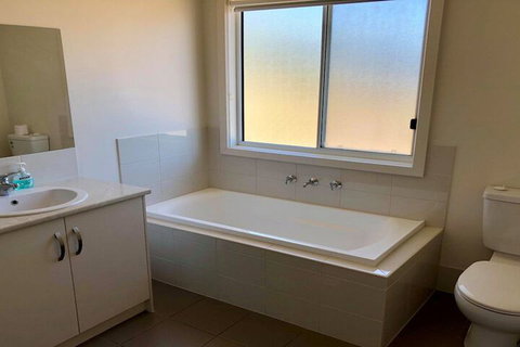 10 Hobart Road - Australian Directory 6