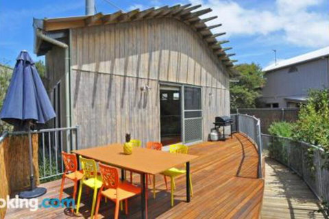 Surf Sounds Free Wifi PET Friendly Surf Side! - Australian Directory 0