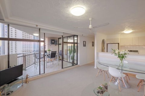 Heart Of Surfers Paradise Ocean Views - Australian Directory 7