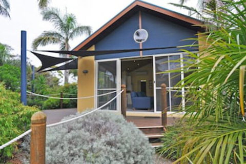 THE Sails 4 Linen Included Central Location - Australian Directory 0