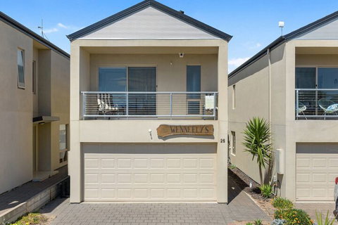 Wenneelys 26 / 45 St. Andrews Boulevard - Australian Directory 2