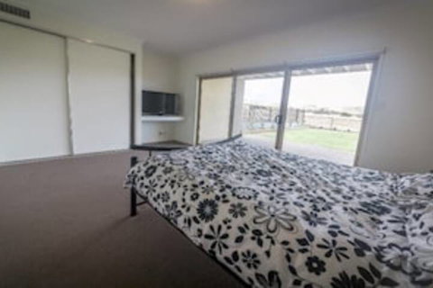 Wenneelys 26 / 45 St. Andrews Boulevard - Australian Directory 0