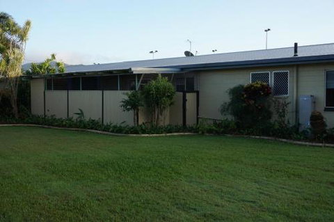 YAL Cairns A Motel That Makes A Difference - Australian Directory 1