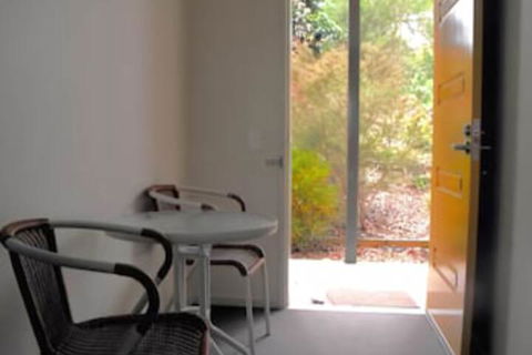 Victory Hotel Motel - Australian Directory 7